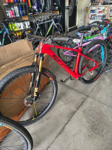 Bike carbono Scott scale 940 aro 29 M