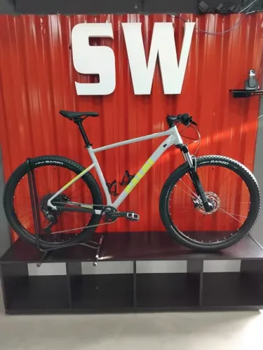 Bicicleta: Caloi Explorer expert Shimano Cues de 10v Tam21