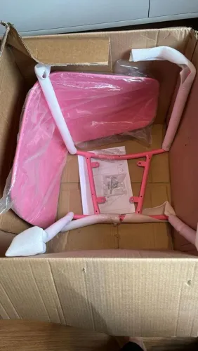 Cadeira rosa estrutura em aço