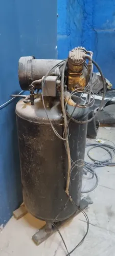 Vende se compressor 200 litros funcionando!