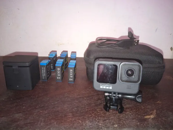 GOPRO HERO 9 BLACK + 6 BATERIAS + CARREGADOR + BOLSA CASE