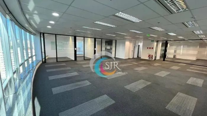 Conjunto Comercial de 330m² MOBILIADO pronto pra uso para 75 funcionários!