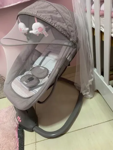 Vendo cadeira de balanço ,15 melodias, Bluetooth