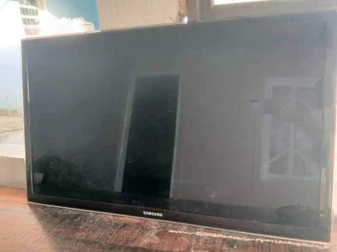 TV Samsung 40 POLEGADAS COM DEFEITO (PEÇAS/CONSERTO)
