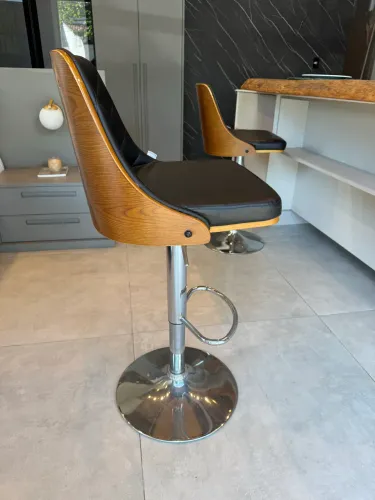 Vendo 2 Banquetas com acento almofadado, com regulagem Tok Stok