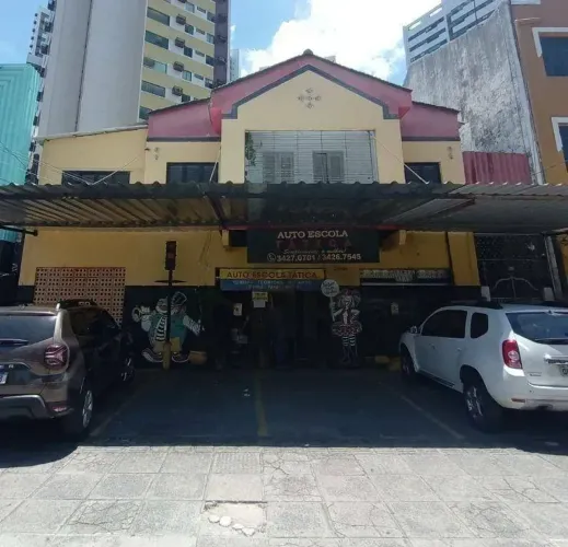 Prédio Comercial ou Residencial, 450m², para alugar ou vender com 6 salas (quartos), local