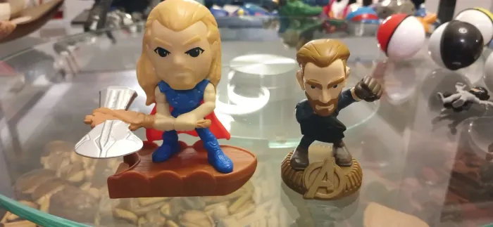 Thor e Capitão América 8 a 10cm