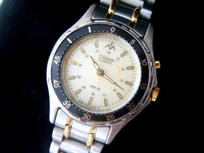 Relógio Citizen Quartz Ei6014-51q Feminino - Raridade