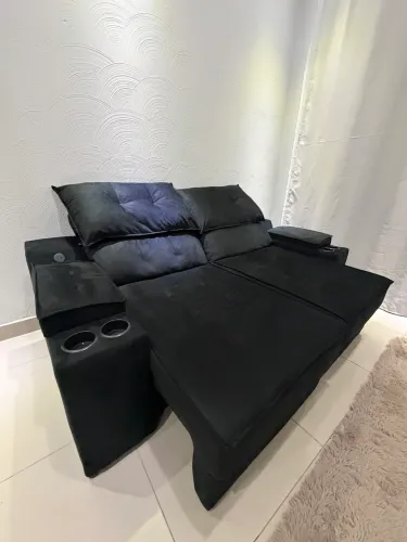 Sofá 3 lugares novíssimo