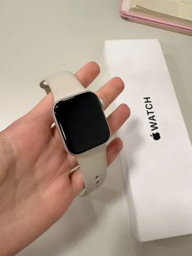Apple Aatch SE (Gen 2) 40mm Starlight