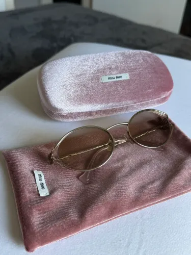 Óculos de sol MiuMiu
