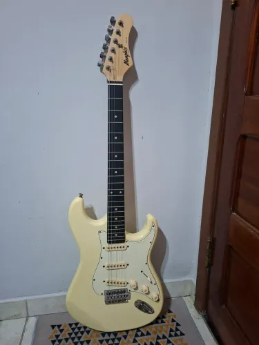Guitarra Memphis MG-30 by Tagima - muito nova