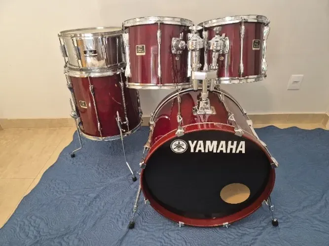 Bateria Yamaha Stage Custom 90s.