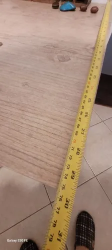 Mesa de madeira e metal 