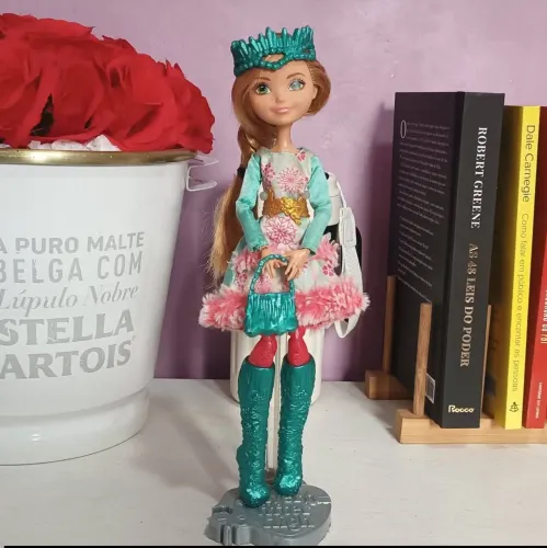 Boneca Ever After High Ashley Ella Feitiço de Inverno