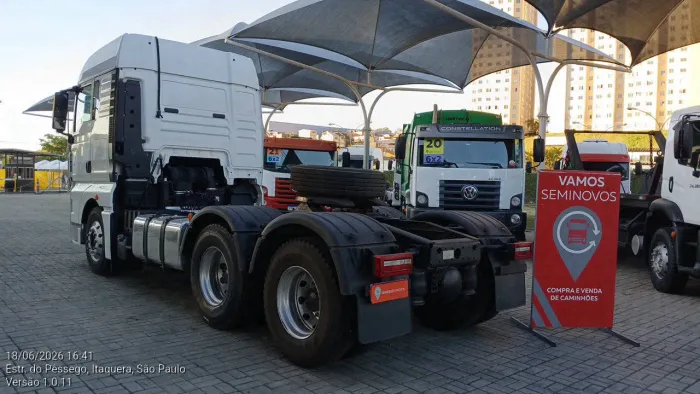 Volkswagen 29.520 Meteor 29.520 6x4 2p (diesel)(E5) 2022/2023 Vamos Seminovos Jacu Pêssego