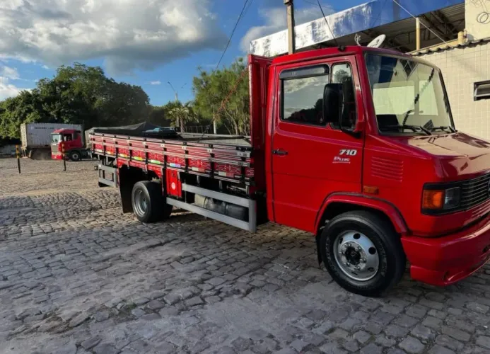 VENDO MERCEDES 710 PLUS 3/4