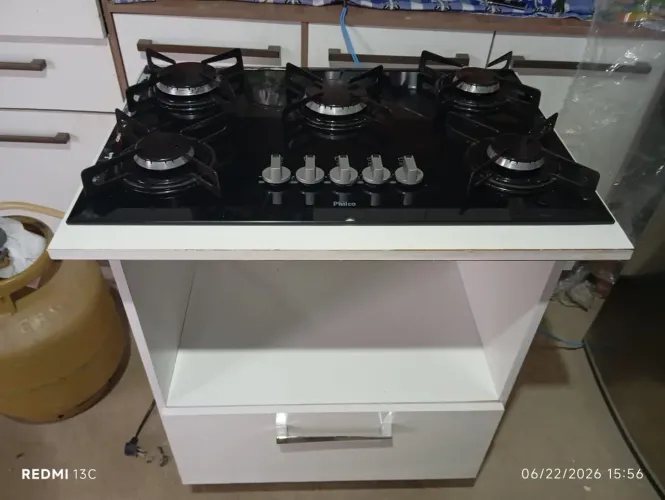 Cook top acompanha balcão 