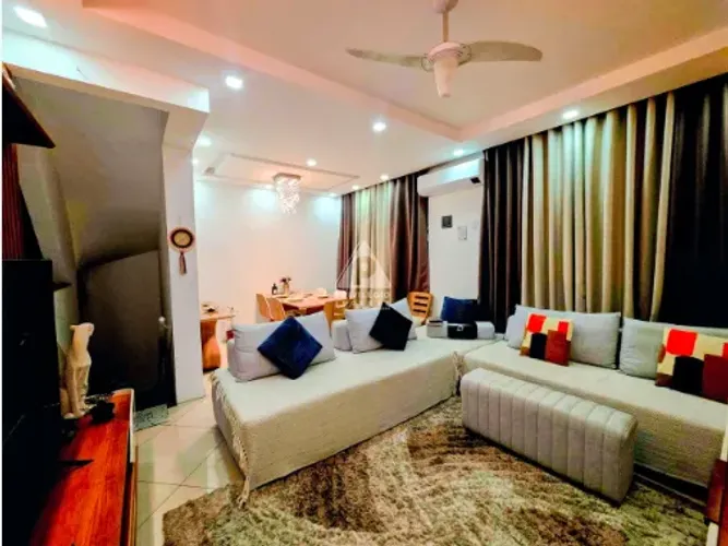 Casa Tríplex de Vila 4 Quartos, 2 suites e 2 vagas de garagem