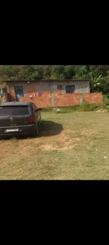 Casa pra acabar de construir ou demolir pra fazer outra coisa