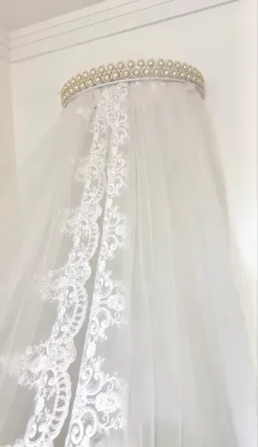 Dossel com cortinado para berço