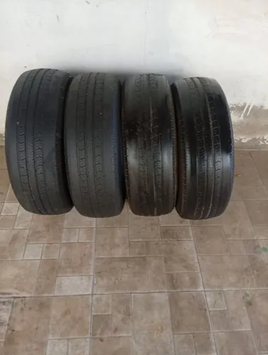Vendo 4 pneus 195/65 aro 15 Aceito cartão..