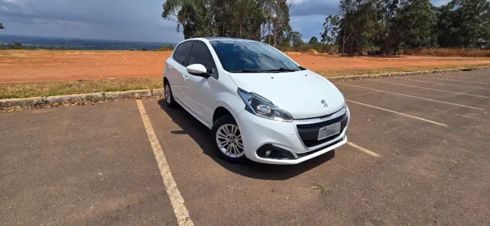 Peugeot 208 Allure 1.2 Flex 12V 5P Mec. 2019
