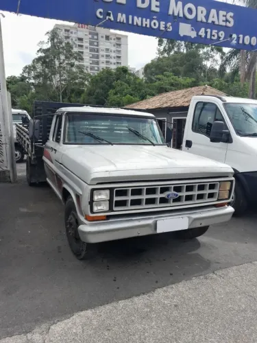 CAMINHÃO F4000 1981