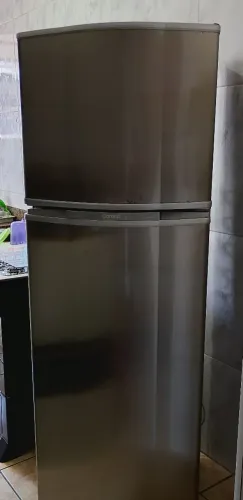 Vendo Geladeira Consul Frost Free Inox usada em ótimo estado 