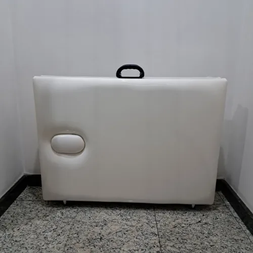 Maca usada portátil, dobrável, tipo maleta, pouco usada.