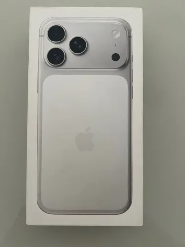 iPhone 17 Pro Max Lacrado Silver 256GB