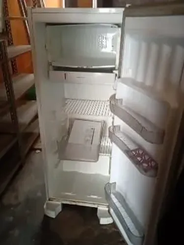 Vendo geladeira uma porta