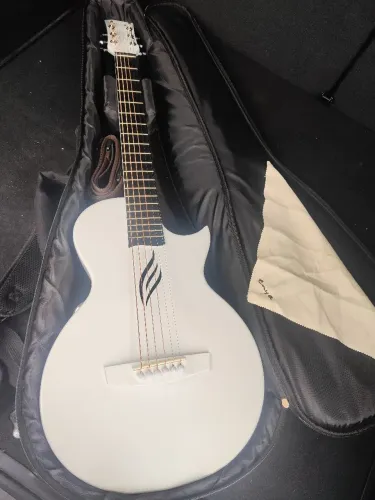 Vendo Violão Marca Enya