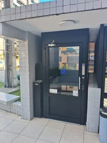 Vendo quarto e sala com 38m2 no Edifício Ametista V