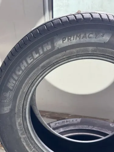 Pneu Michelin Primacy 4 215/65 R16 Novos