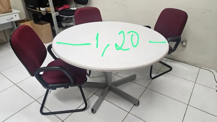 Mesa de reunião redonda