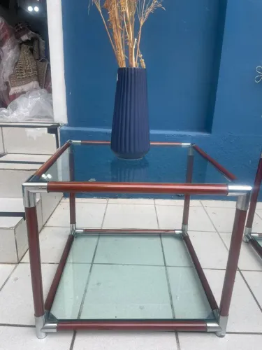 Vendo mesinha centro retirar no Gonzaga novinha mesa canto
