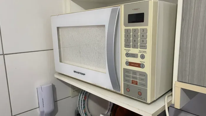 Microondas Brastemp Maxi 30L - Branco