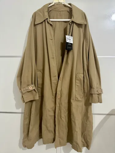 Trench coat sarja jeans