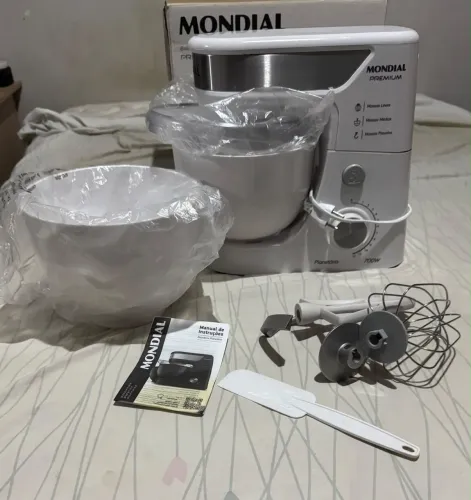Batedeira Mondial Prenuim novo ( aceita trocas )