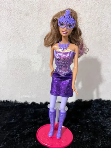 Boneca Barbie Mosqueteira Viveca