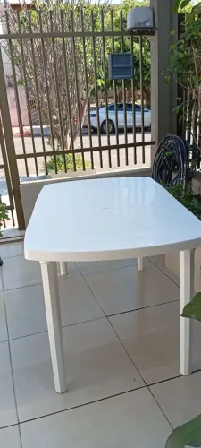 Vendo mesa plástico