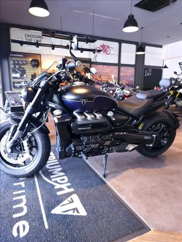 TRIUMPH ROCKET III GT