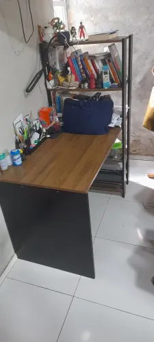 Mesa/Escravaninha para estudos com prateleiras