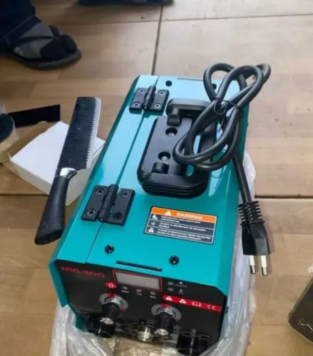 Máquina de solda MIG sem Gás, MMA,TIG, completa pronta pro uso 