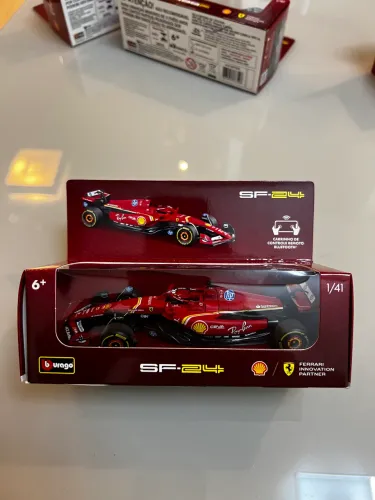 Miniatura Ferrari SF24 - Posto Shell - Controle Remoto - LACRADO