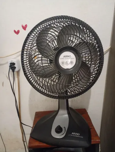 Ventilador de mesa Arno 35cm tensão de 127v 6 pás 