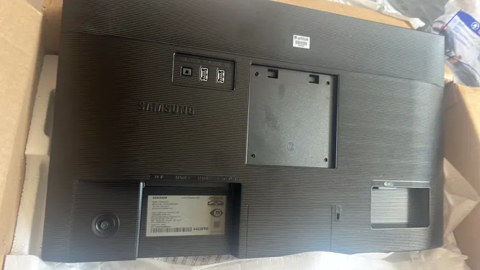 Monitor Samsung T45 de 24?