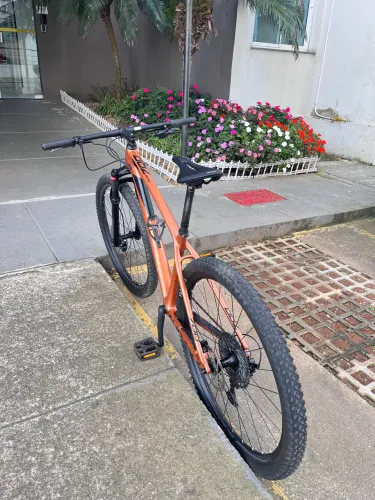 Bike Audax Auge700 tamanho M Carbono