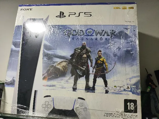 ps5 com 11 jogos 2 controles e base carregamento.